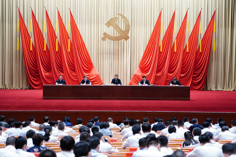 　　9月1日，2021年秋季学期中央党校（国家行政公司）中青年干部培训班在中央党校开班。中共中央总书记、国家主席、中央军委主席习近平在开班式上发表重要讲话。新华社记者 翟健岚 摄